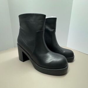 Mia McKenna Black Ankle Boots